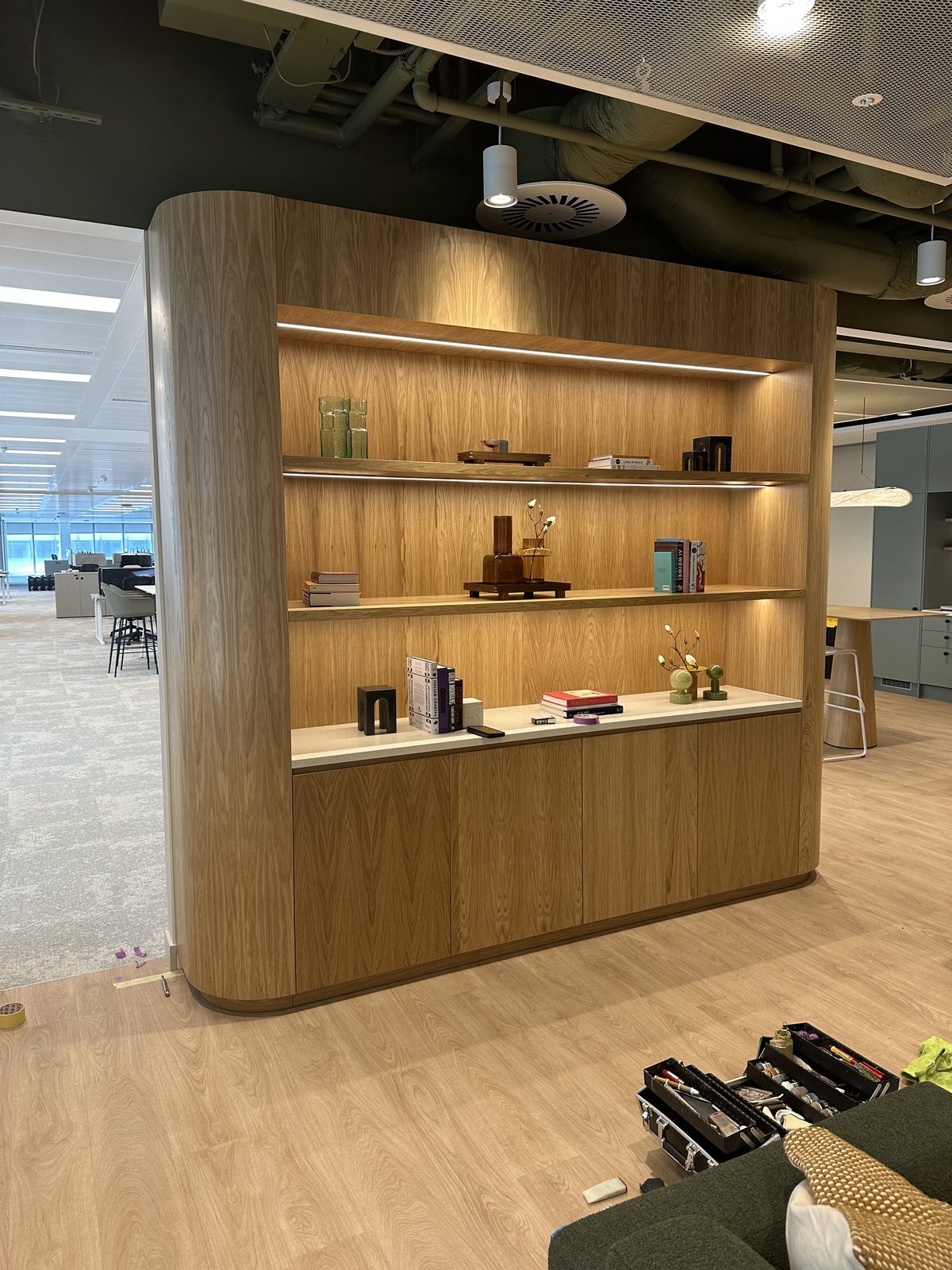 Display shelving joinery